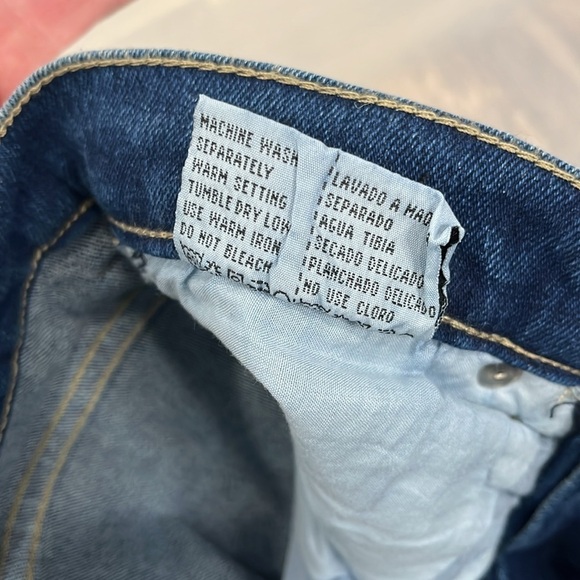 Vintage 90’s Super High-Rise Straight Leg Medium Wash Daily Jeans - Picture 4 of 6